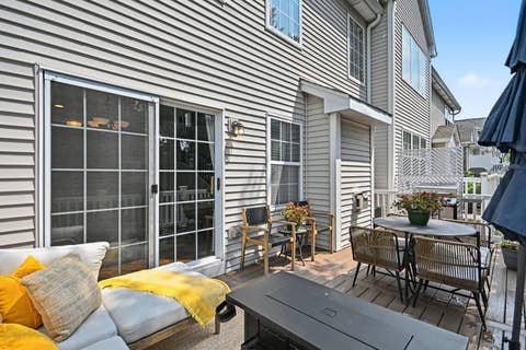 Tiny photo for 11044 72nd Street, Indian Head Park, IL 60525 (MLS # 12712325)