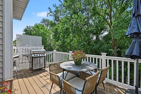 Tiny photo for 11044 72nd Street, Indian Head Park, IL 60525 (MLS # 12712325)