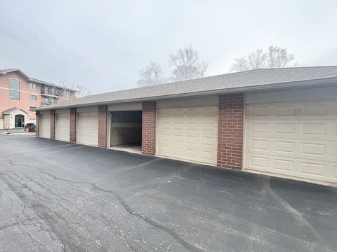 Tiny photo for 6870 W Winding Trail #302, Oak Forest, IL 60452 (MLS # 12617001)