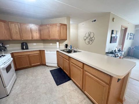 Tiny photo for 6870 W Winding Trail #302, Oak Forest, IL 60452 (MLS # 12617001)