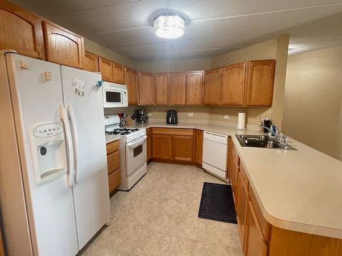 Tiny photo for 6870 W Winding Trail #302, Oak Forest, IL 60452 (MLS # 12617001)