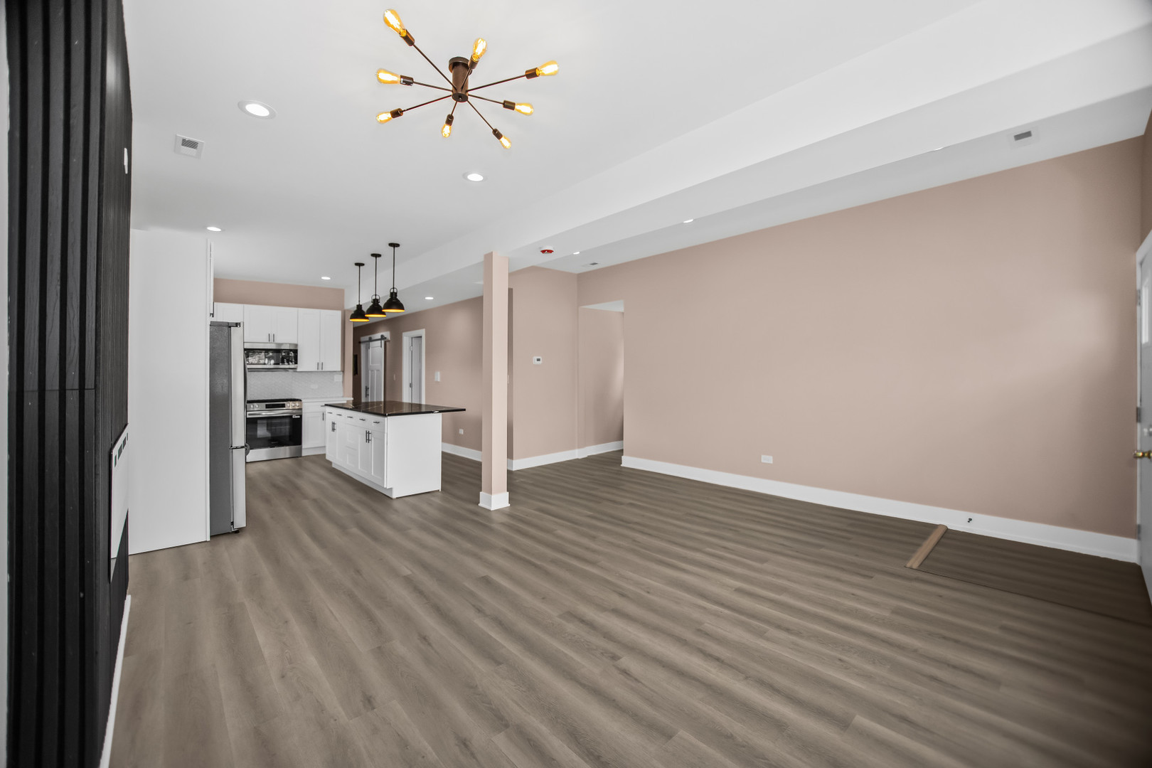 817 W 51st Place