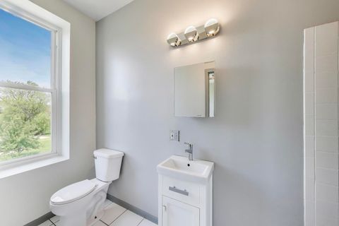 Tiny photo for 737 E 50th Street #4, Chicago, IL 60615 (MLS # 12477981)