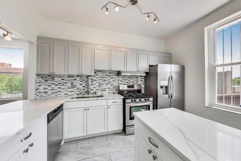 Tiny photo for 737 E 50th Street #4, Chicago, IL 60615 (MLS # 12477981)