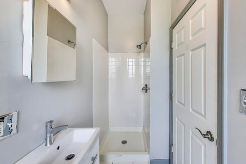Tiny photo for 737 E 50th Street #4, Chicago, IL 60615 (MLS # 12477981)