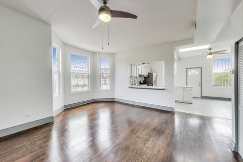 Tiny photo for 737 E 50th Street #4, Chicago, IL 60615 (MLS # 12477981)