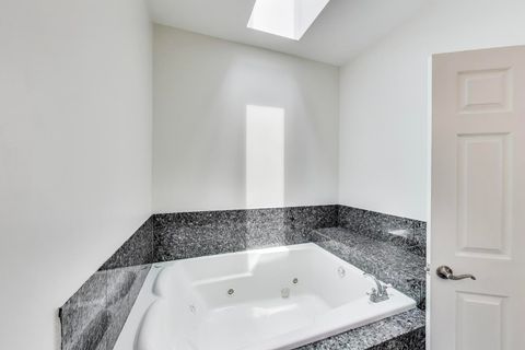 Tiny photo for 737 E 50th Street #4, Chicago, IL 60615 (MLS # 12477981)