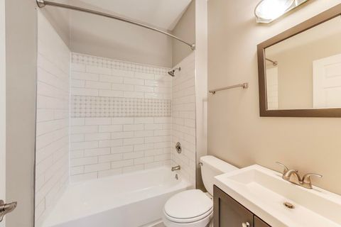 Tiny photo for 737 E 50th Street #4, Chicago, IL 60615 (MLS # 12477981)