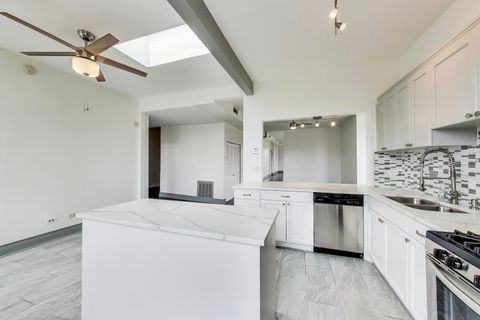 Tiny photo for 737 E 50th Street #4, Chicago, IL 60615 (MLS # 12477981)
