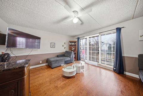 Tiny photo for 1060 N Farnsworth Avenue #1105, Aurora, IL 60505 (MLS # 12574536)