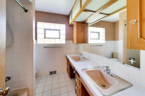 Tiny photo for 1201 S Lincoln Avenue, Park Ridge, IL 60068 (MLS # 12778932)