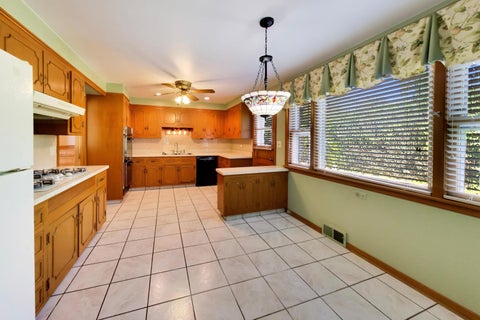 Tiny photo for 1201 S Lincoln Avenue, Park Ridge, IL 60068 (MLS # 12778932)