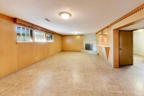 Tiny photo for 1201 S Lincoln Avenue, Park Ridge, IL 60068 (MLS # 12778932)