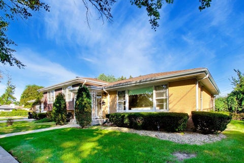 Tiny photo for 1201 S Lincoln Avenue, Park Ridge, IL 60068 (MLS # 12778932)