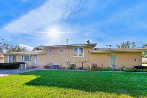 Tiny photo for 1201 S Lincoln Avenue, Park Ridge, IL 60068 (MLS # 12778932)