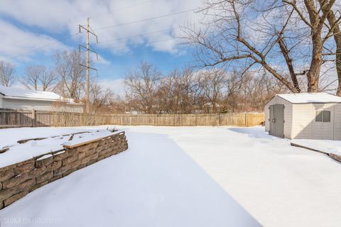 Tiny photo for 305 E Country Drive, Bartlett, IL 60103 (MLS # 12533757)