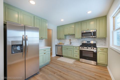 Tiny photo for 305 E Country Drive, Bartlett, IL 60103 (MLS # 12533757)