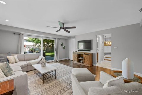 Tiny photo for 923 E Schirra Drive, Palatine, IL 60074 (MLS # 12695848)