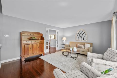 Tiny photo for 923 E Schirra Drive, Palatine, IL 60074 (MLS # 12695848)