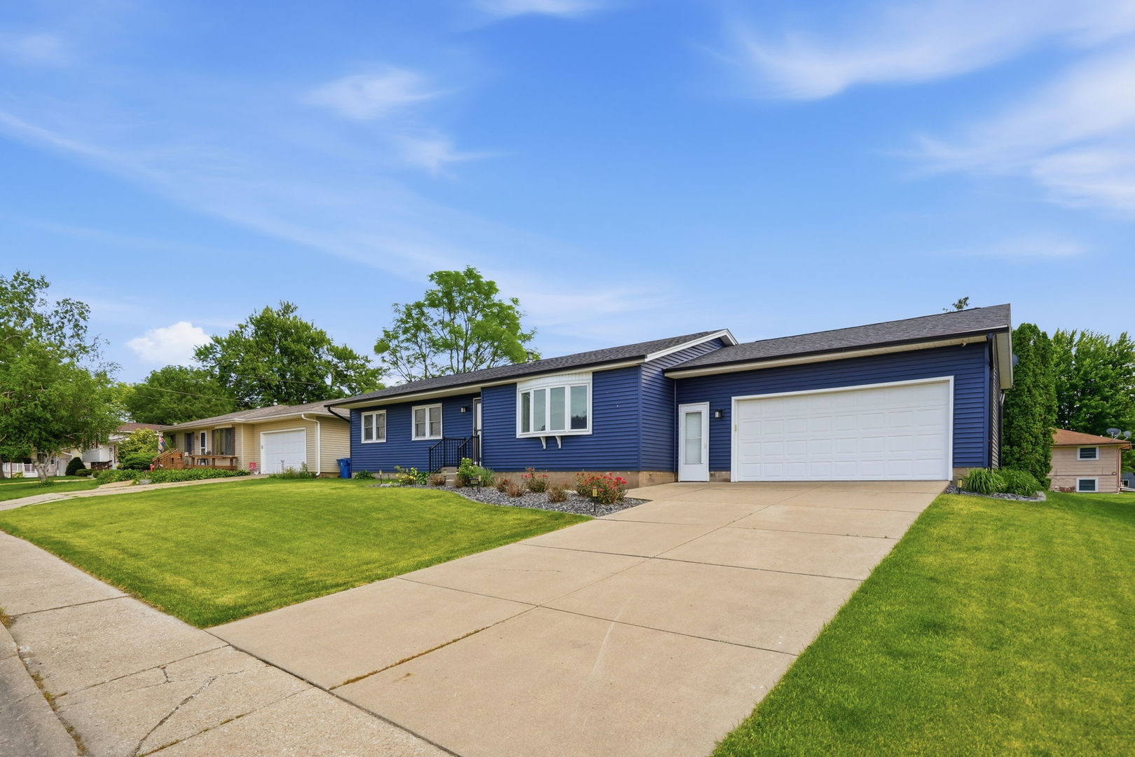 349 W CEDAR Lane