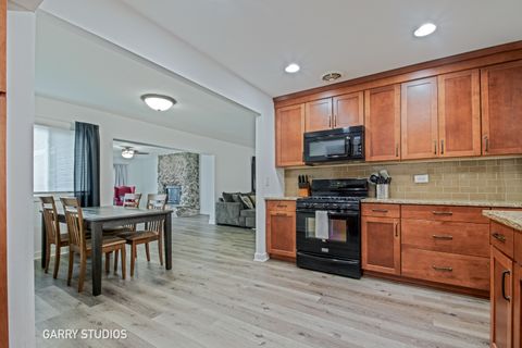 Tiny photo for 730 Ashley Court, Hoffman Estates, IL 60169 (MLS # 12517922)