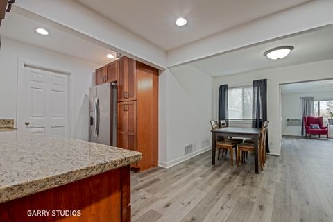 Tiny photo for 730 Ashley Court, Hoffman Estates, IL 60169 (MLS # 12517922)