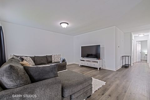 Tiny photo for 730 Ashley Court, Hoffman Estates, IL 60169 (MLS # 12517922)