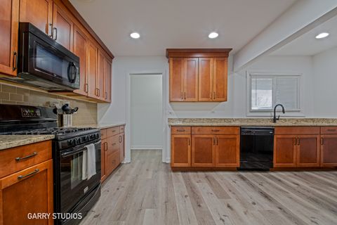 Tiny photo for 730 Ashley Court, Hoffman Estates, IL 60169 (MLS # 12517922)