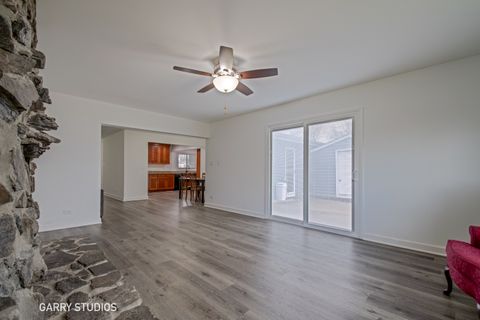 Tiny photo for 730 Ashley Court, Hoffman Estates, IL 60169 (MLS # 12517922)