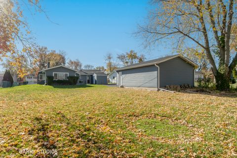 Tiny photo for 730 Ashley Court, Hoffman Estates, IL 60169 (MLS # 12517922)