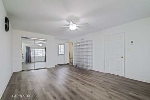 Tiny photo for 730 Ashley Court, Hoffman Estates, IL 60169 (MLS # 12517922)