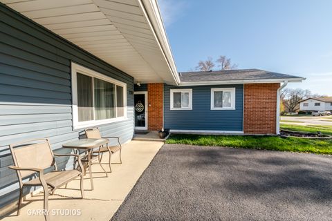 Tiny photo for 730 Ashley Court, Hoffman Estates, IL 60169 (MLS # 12517922)