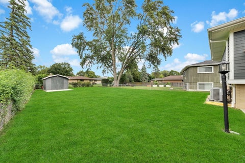 Tiny photo for 1602 N Oneida Lane, Mount Prospect, IL 60056 (MLS # 12767265)