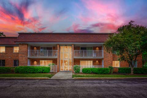 Photo of 1102 Westover Lane #1A, Schaumburg, IL 60193 (MLS # 12678017)