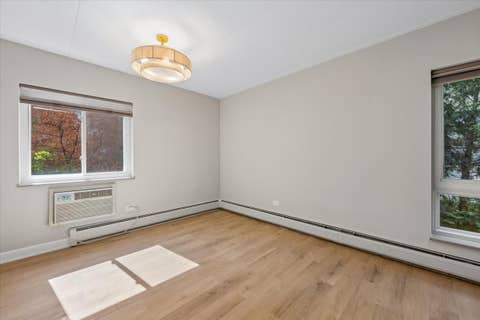 Tiny photo for 203 N KENILWORTH Avenue #2P, Oak Park, IL 60302 (MLS # 12712850)