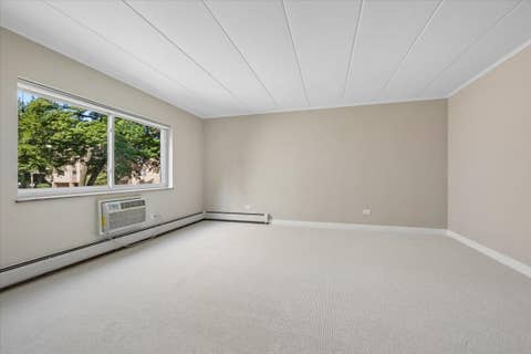 Tiny photo for 203 N KENILWORTH Avenue #2P, Oak Park, IL 60302 (MLS # 12712850)