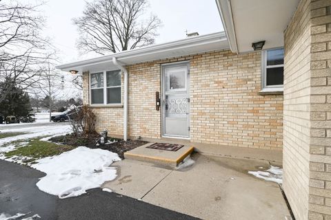Tiny photo for 3877 Grandview Avenue, Gurnee, IL 60031 (MLS # 12598062)