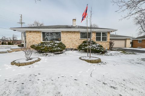 Photo of 3877 Grandview Avenue, Gurnee, IL 60031 (MLS # 12598062)