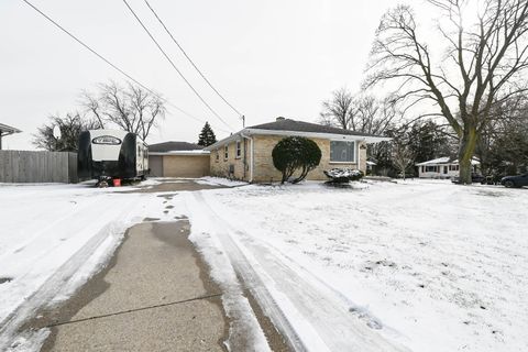 Tiny photo for 3877 Grandview Avenue, Gurnee, IL 60031 (MLS # 12598062)