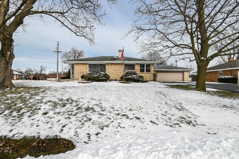 Tiny photo for 3877 Grandview Avenue, Gurnee, IL 60031 (MLS # 12598062)