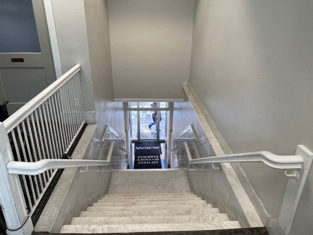 639 W Diversey Parkway