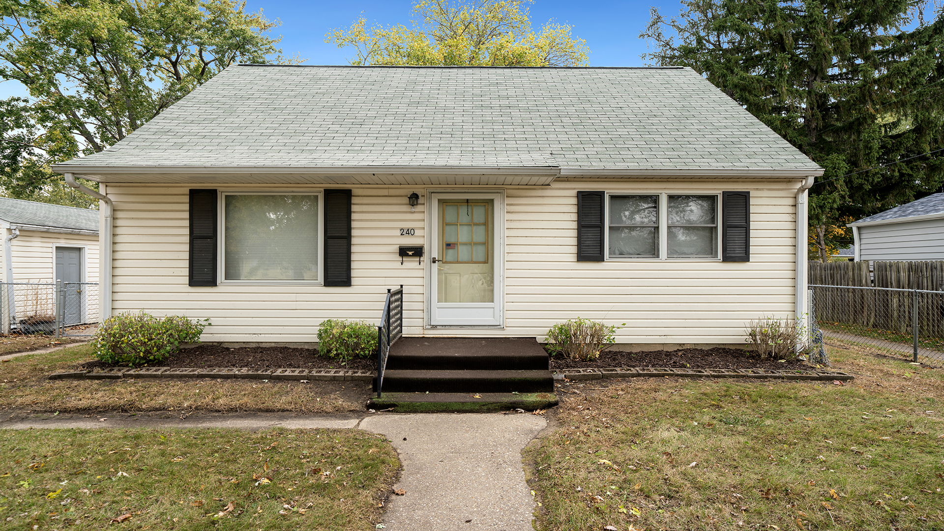 240 W Renrose Avenue