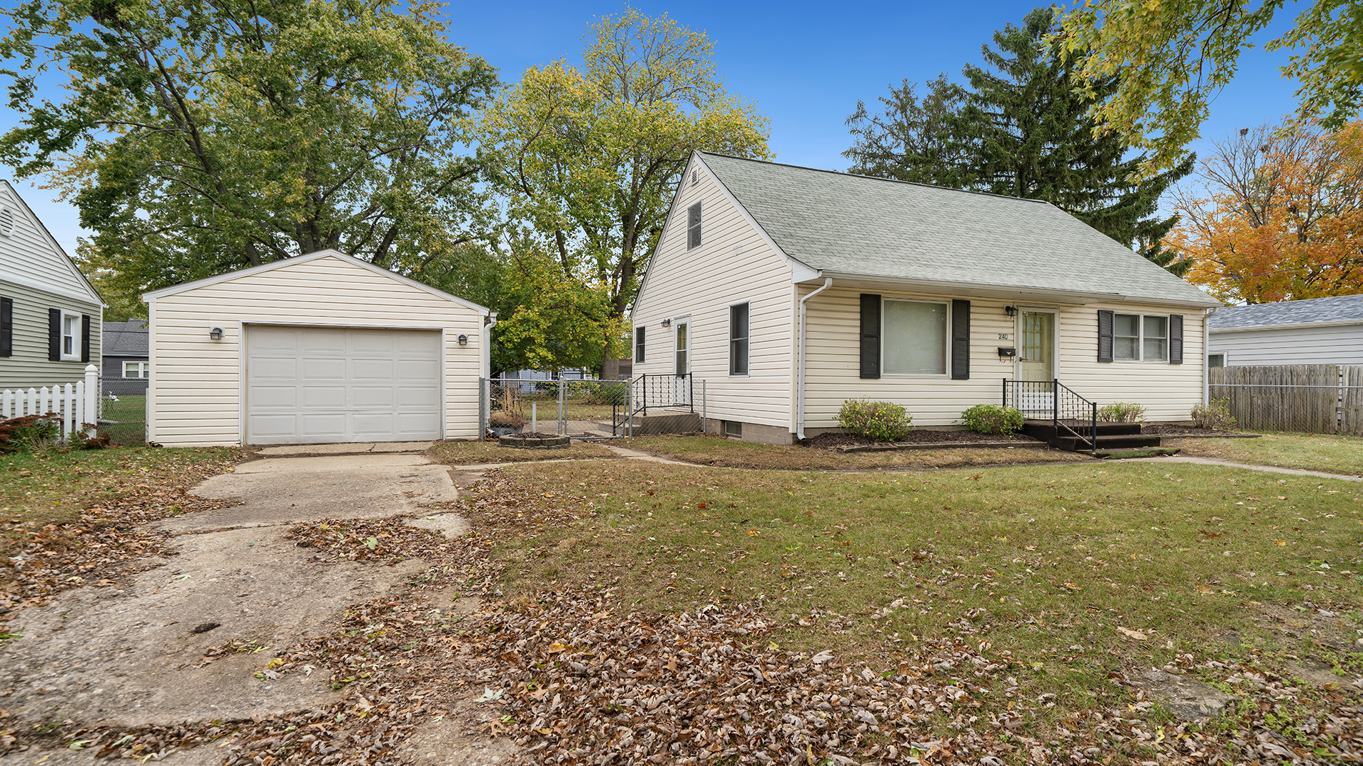 240 W Renrose Avenue