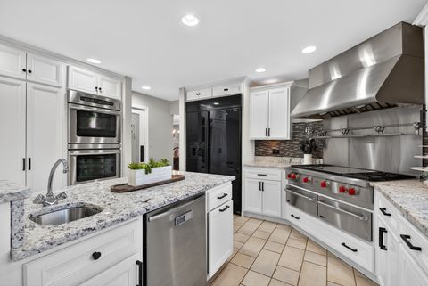 Tiny photo for 3909 Forest Avenue, Downers Grove, IL 60515 (MLS # 12596820)