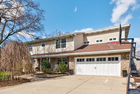 Tiny photo for 3909 Forest Avenue, Downers Grove, IL 60515 (MLS # 12596820)