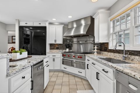 Tiny photo for 3909 Forest Avenue, Downers Grove, IL 60515 (MLS # 12596820)