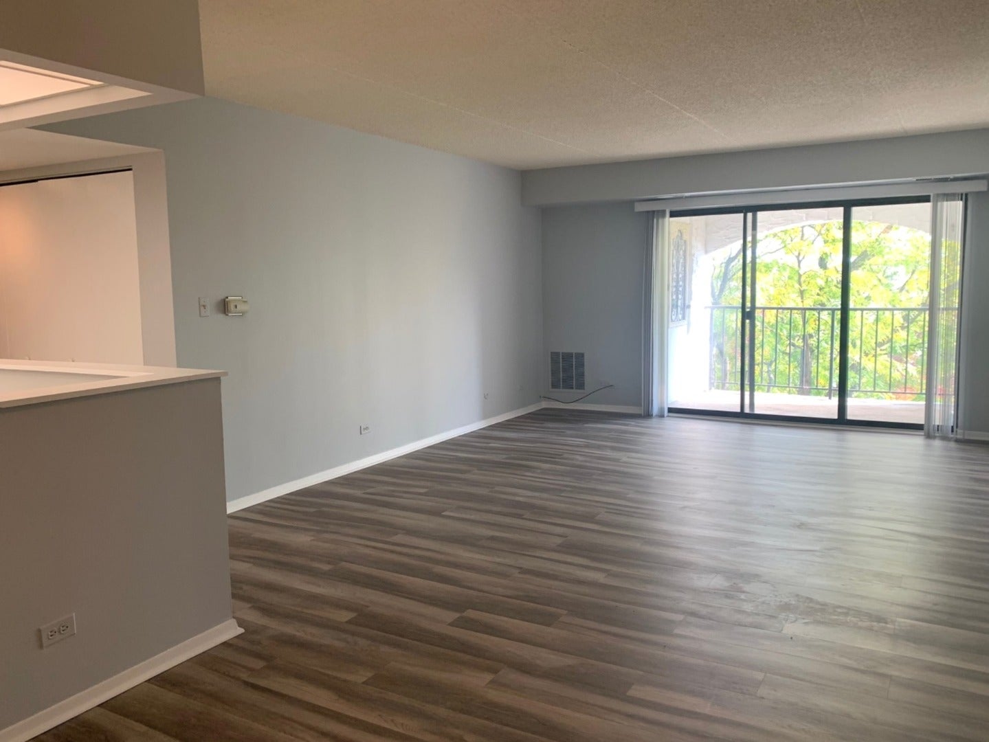 350 Plum Creek Drive 407