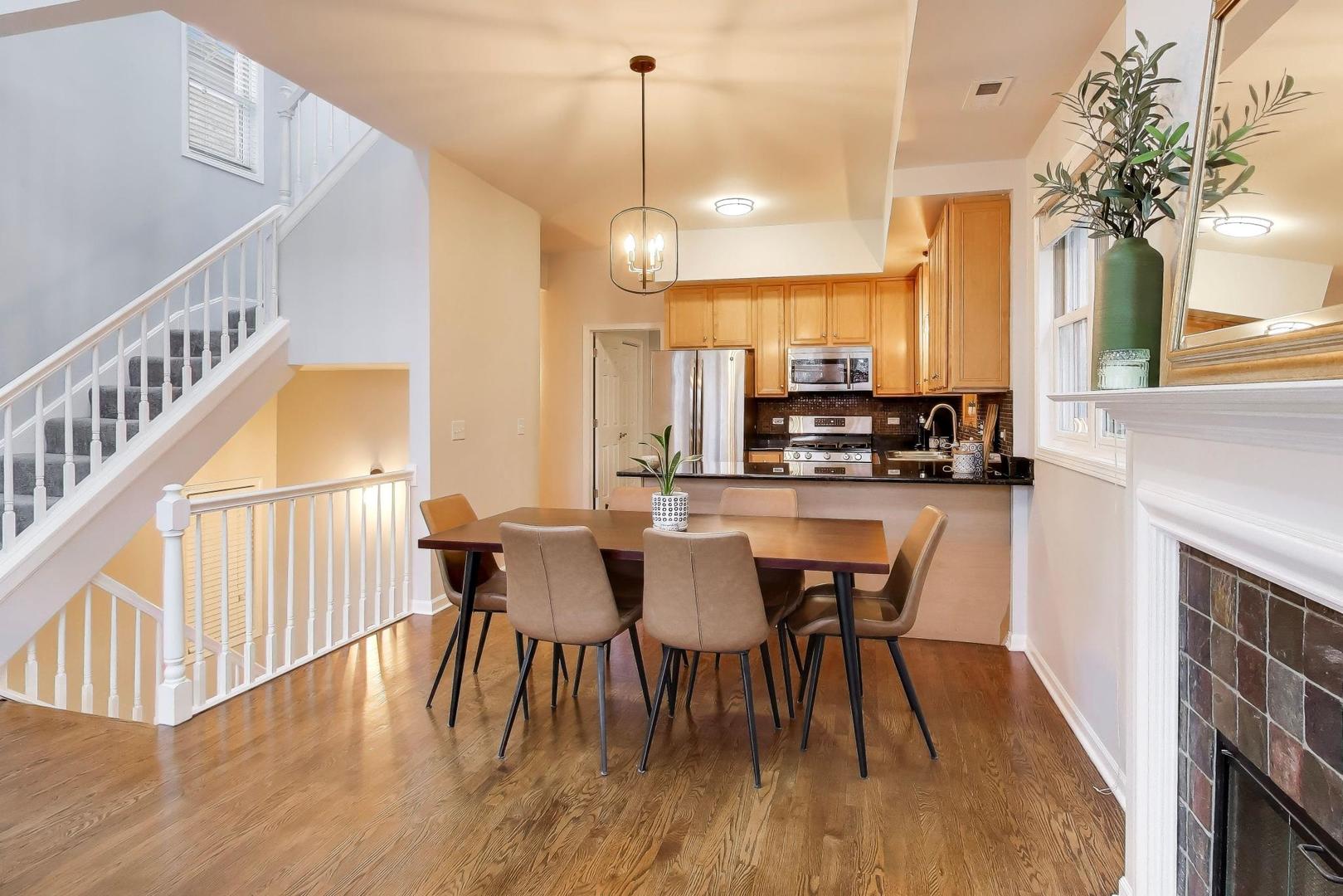 2852 N Damen Avenue 3