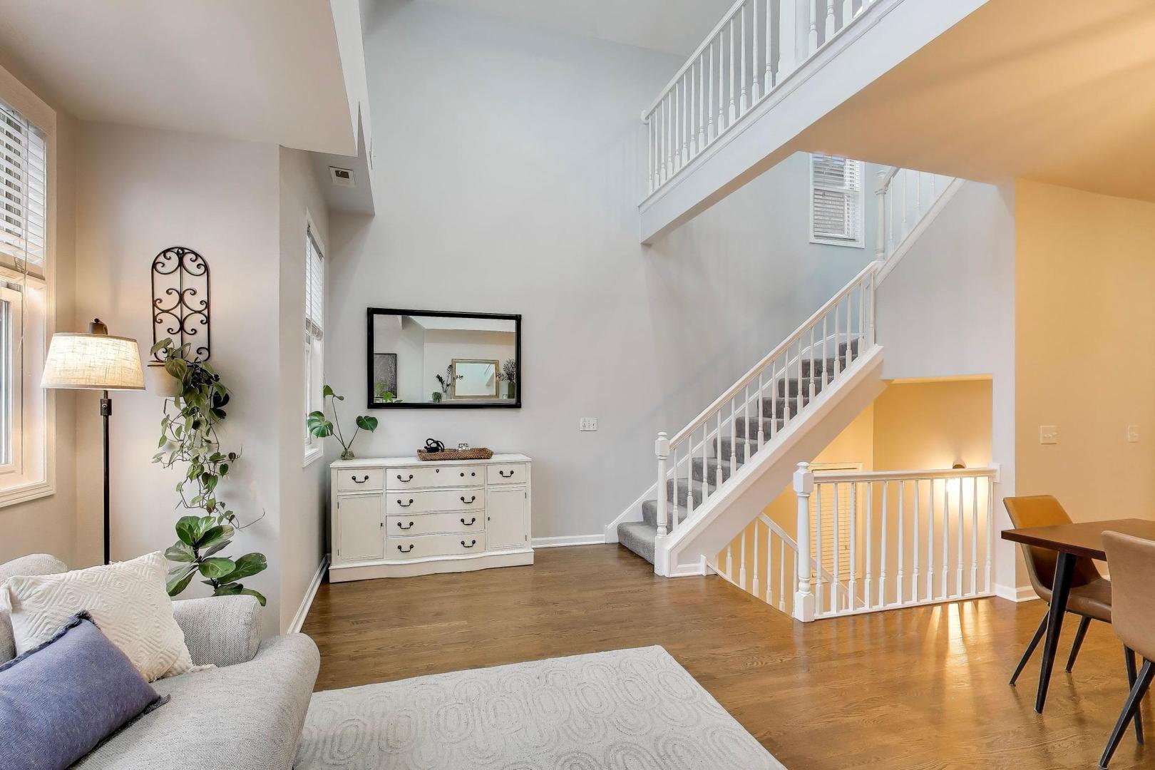 2852 N Damen Avenue 3