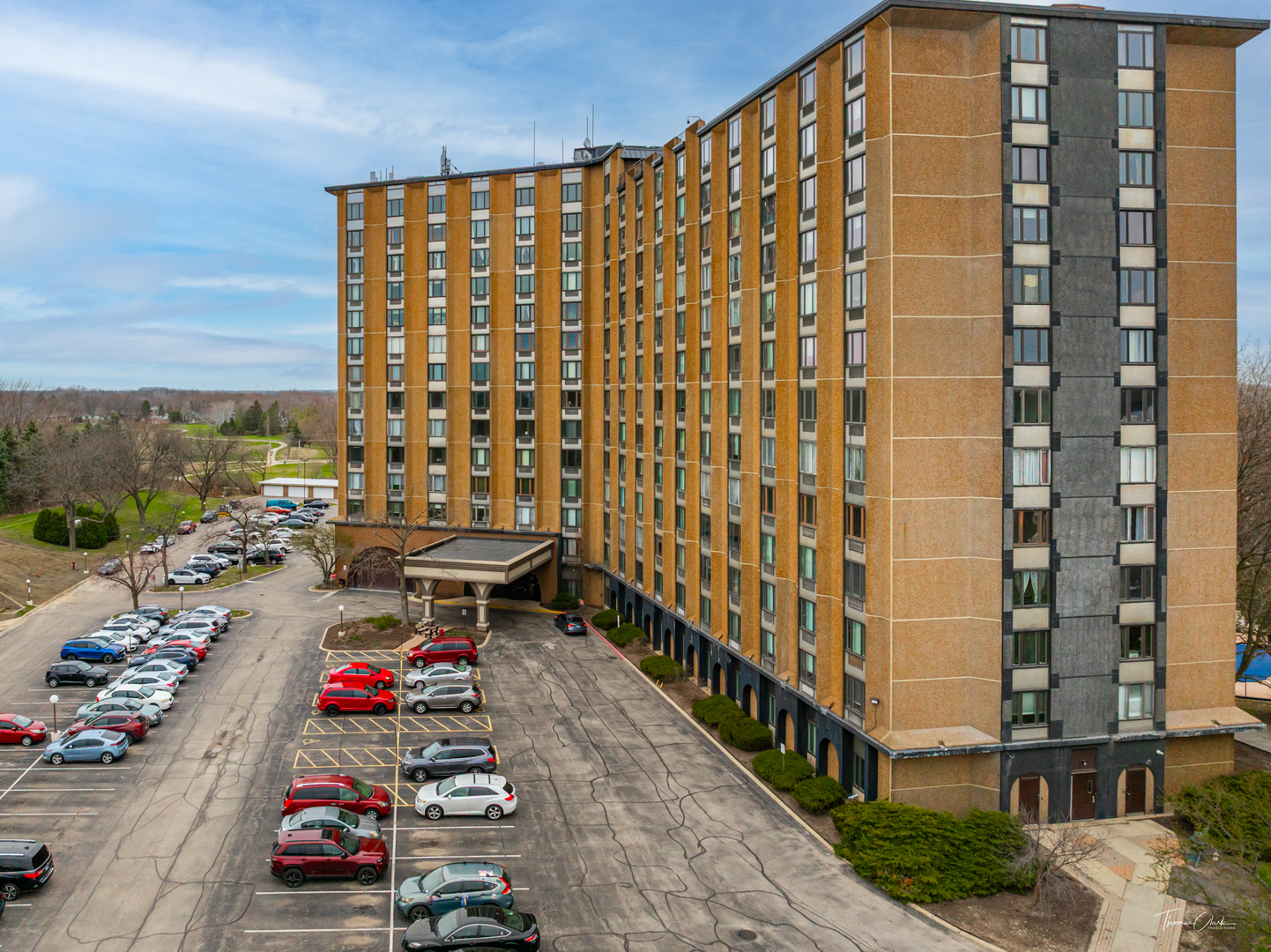 1 Renaissance Place 1115